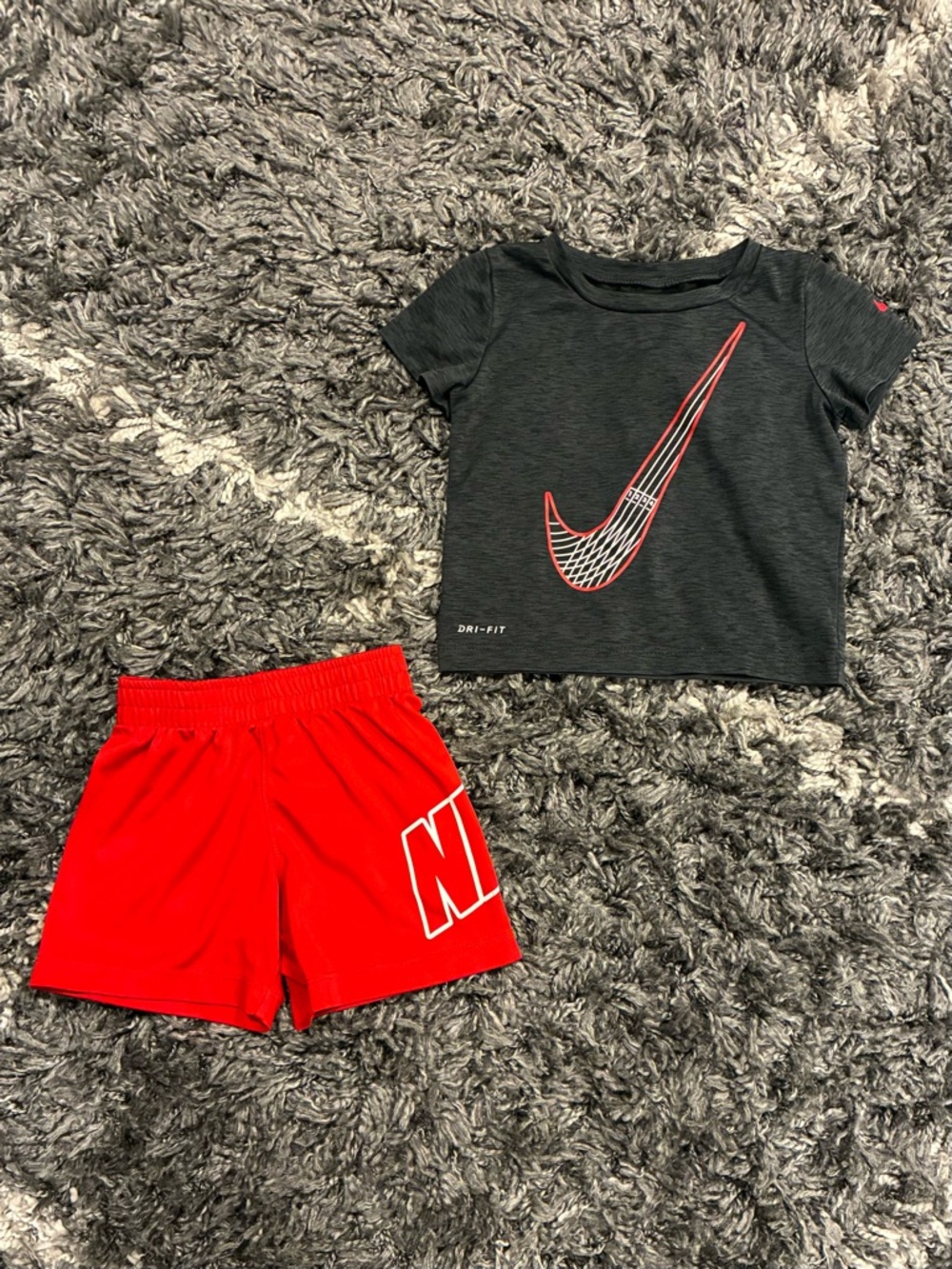 Baby Boy NIKE Dri-FIT Tshirt & Shorts Set Size 18m
